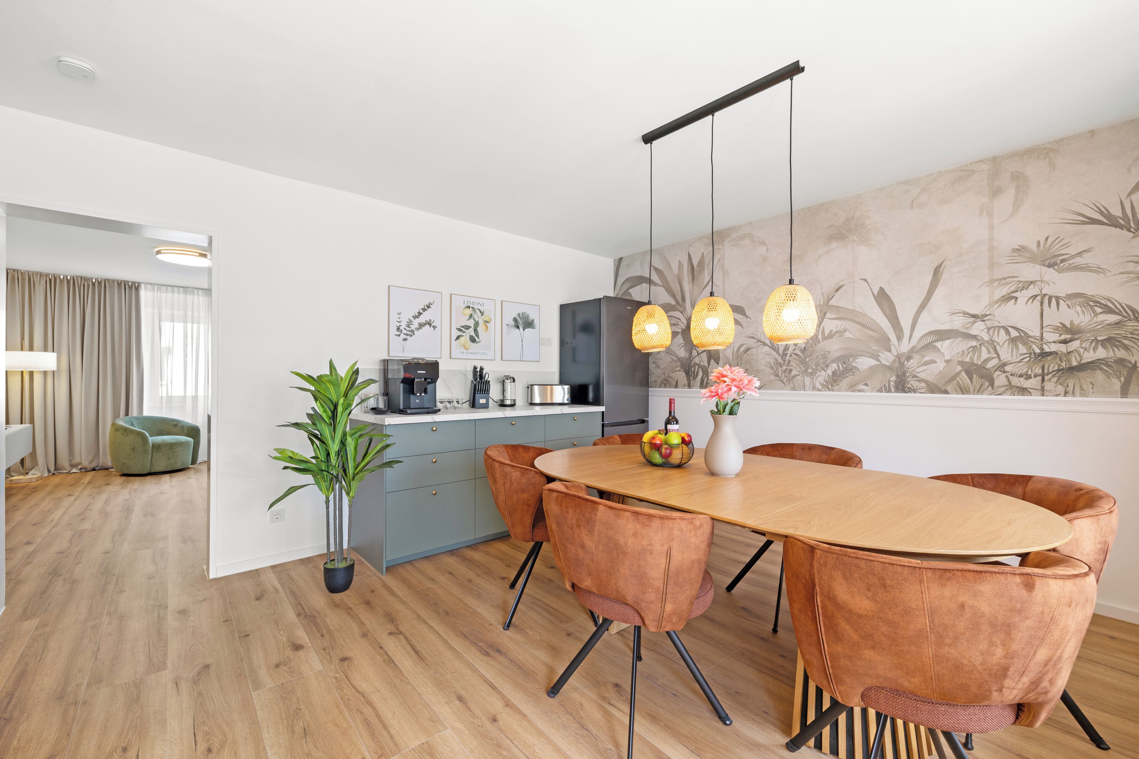 Deluxe-Apartment, Blick auf den Innenhof | Speisen