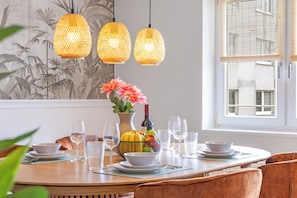 Deluxe Apartment, Courtyard View | Dining - Svyvo Bonn - City Apartments (Bonn)