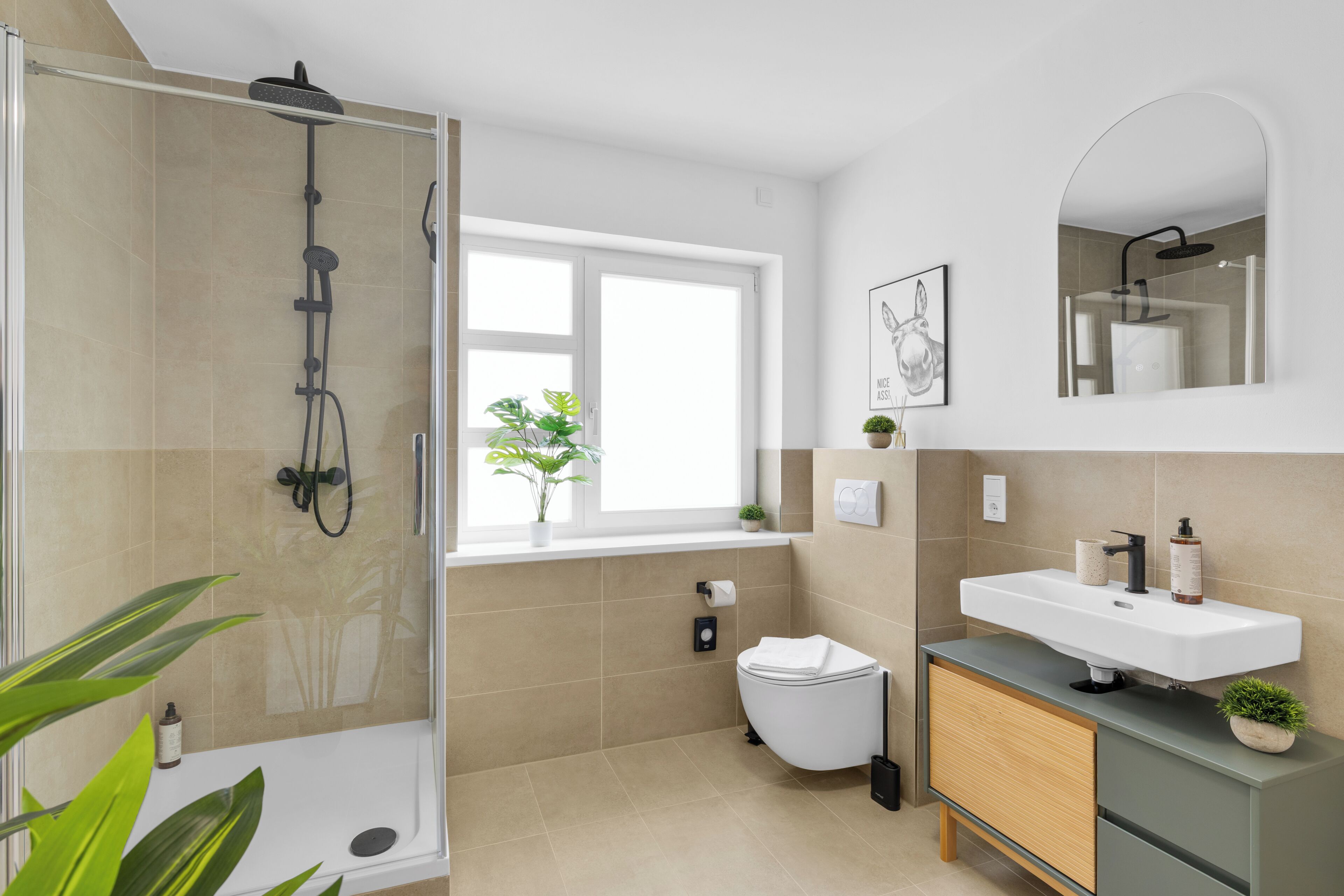 Dusche, Haartrockner, Handtücher, Seife