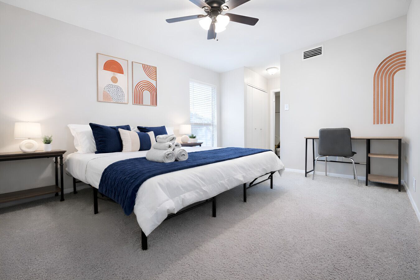 Desk, iron/ironing board, WiFi, bed sheets
