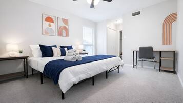 Desk, iron/ironing board, WiFi, bed sheets