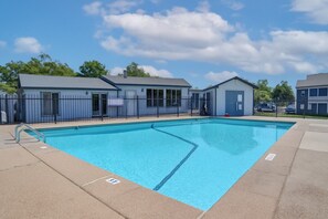 Pool - Curated Warm 2BR in A+ Location w/ Great amenity (Sherman)