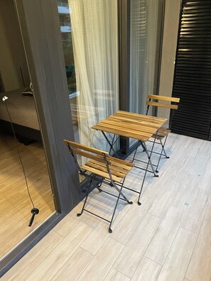 Dining - Cozy 1-bedroom apartment in perfect Las Condes with AC and gym (Las Condes)