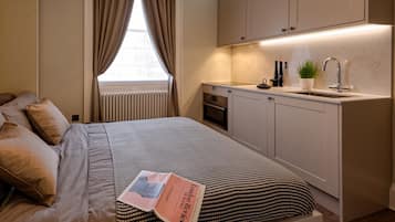 1 bedroom, iron/ironing board, travel cot, free WiFi