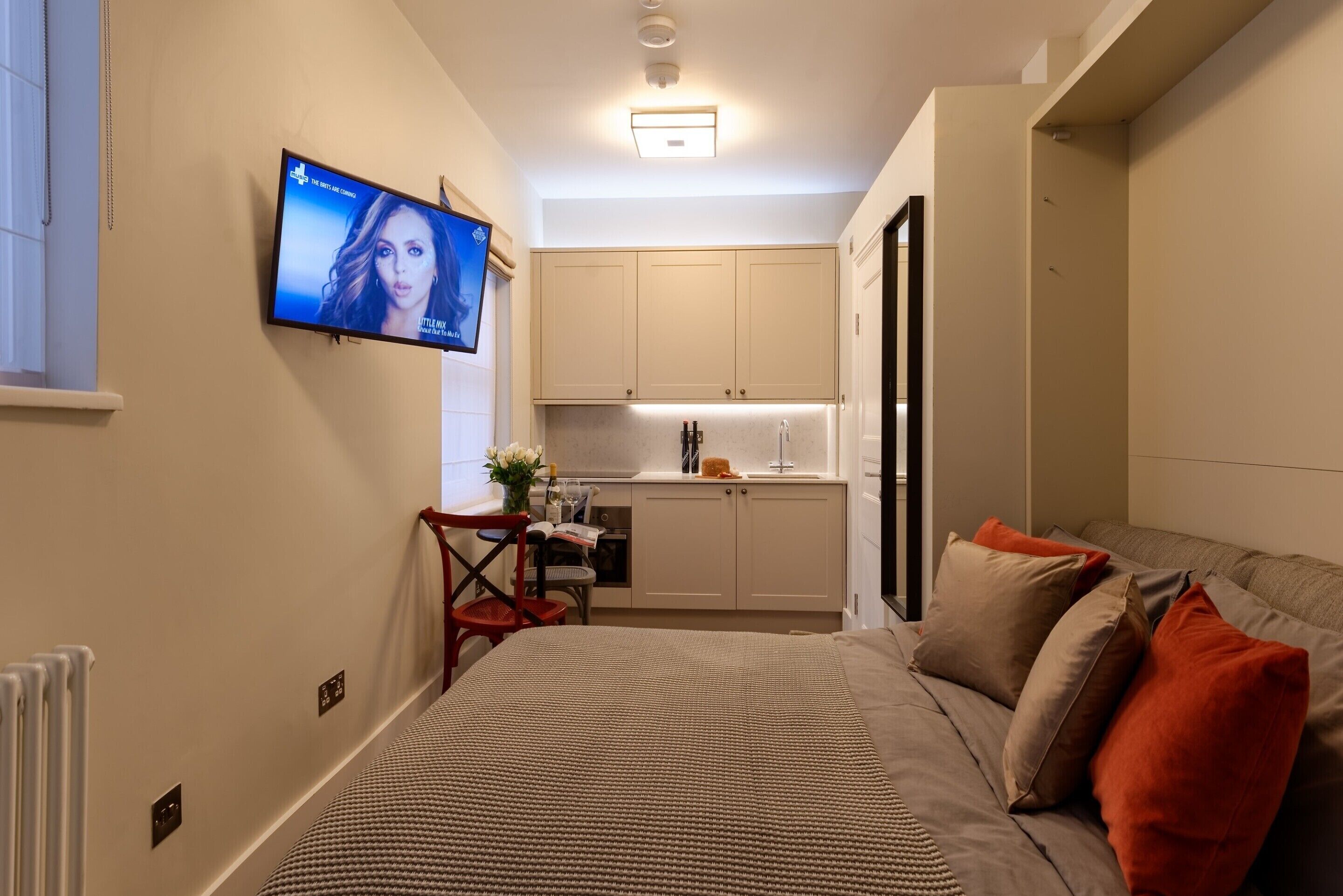 1 bedroom, iron/ironing board, travel cot, free WiFi