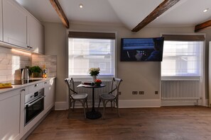Bedroom - Superior studios by Dmontrio (London)