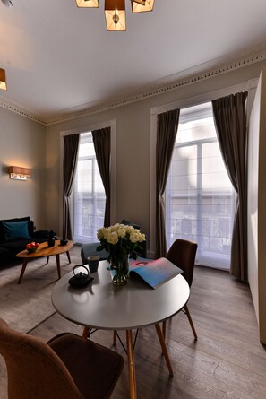 Unclassified image, 3 of 31, button - One bedroom apartment by Dmontrio (London)