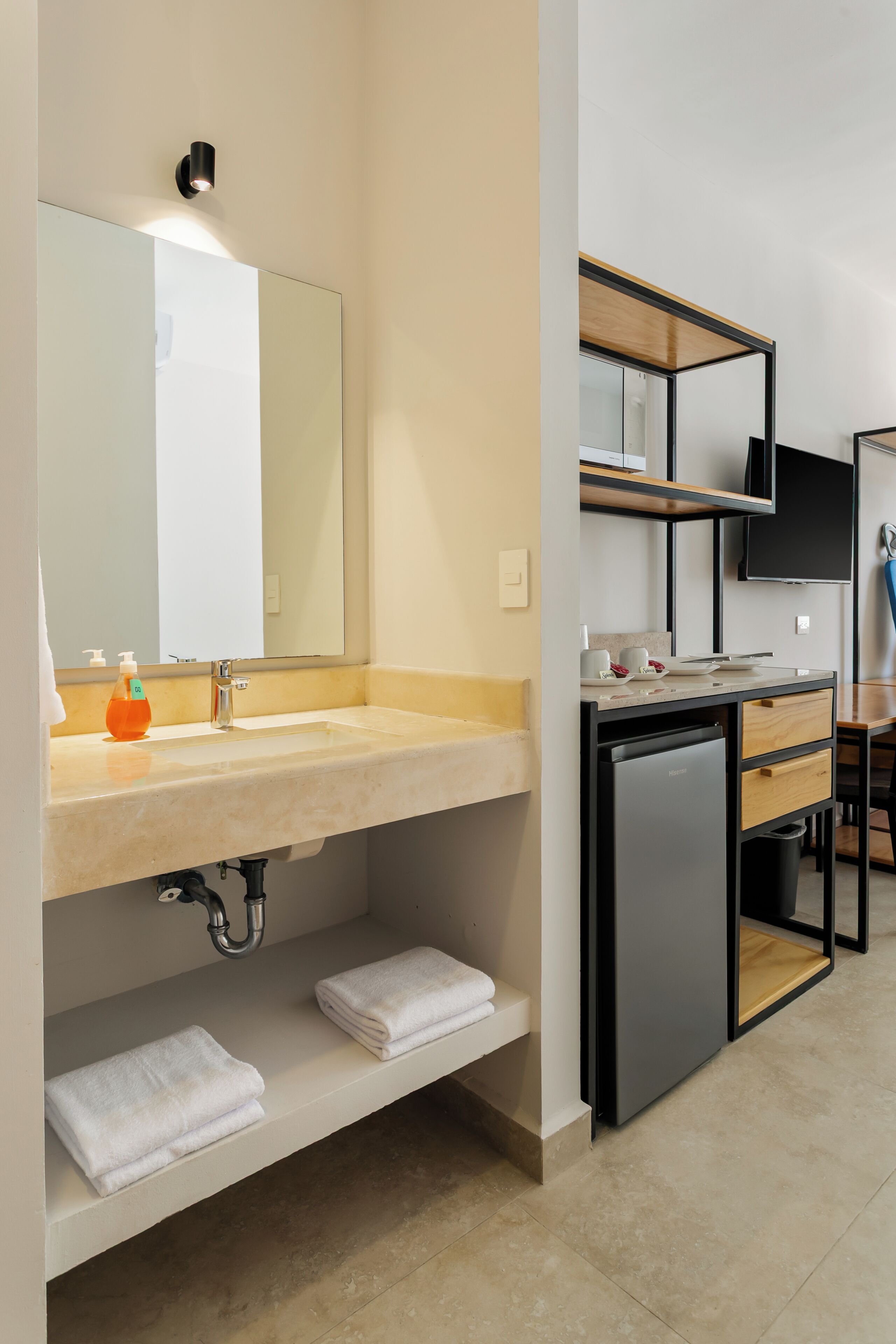 Deluxe Apartment, Balcony, Courtyard View | Interior