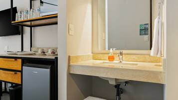 Family Apartment, Balcony | Bathroom | Shower, hair dryer, towels, soap