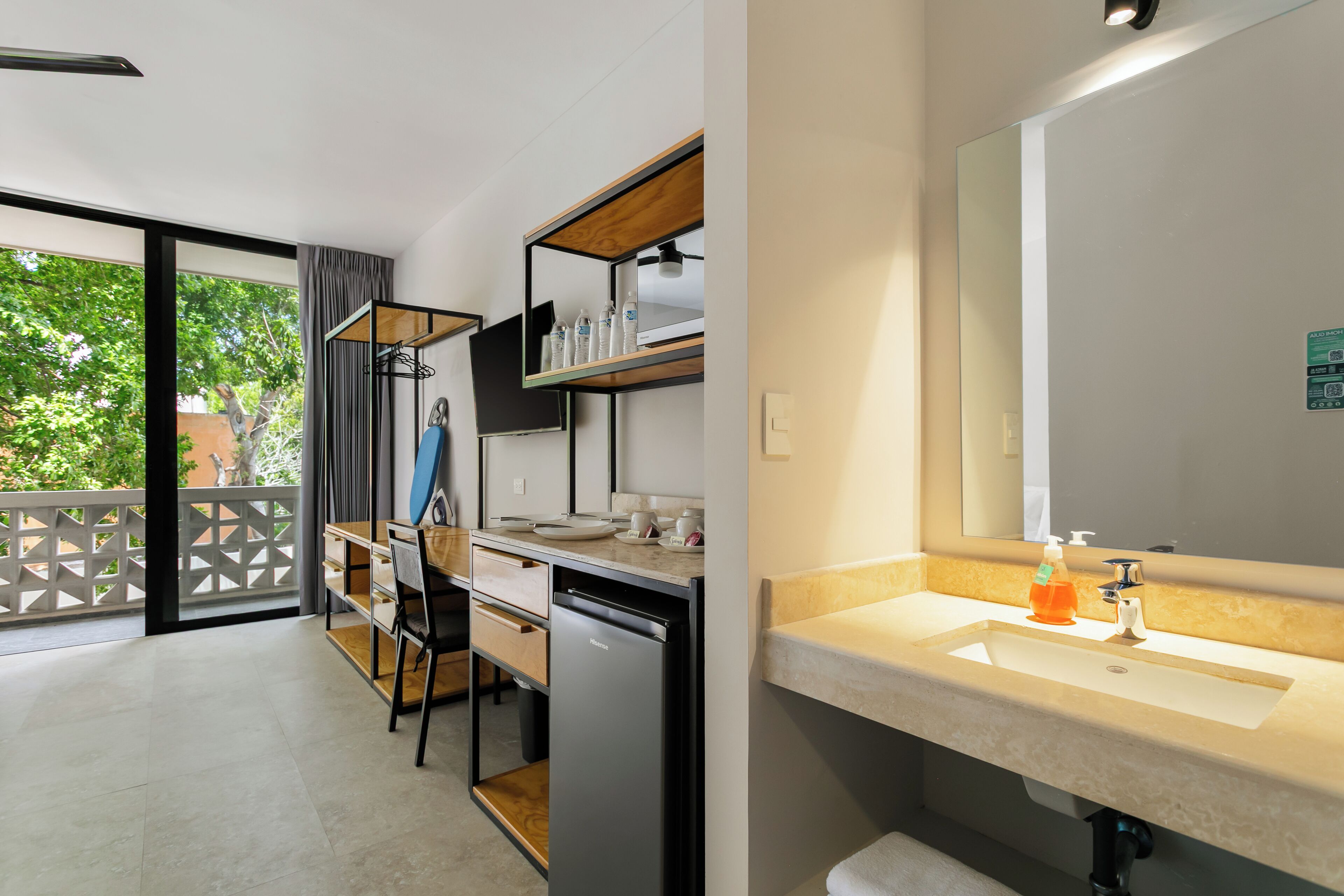 Appartement Familial, balcon | Cuisine privée | Mini réfrigérateur, micro-ondes