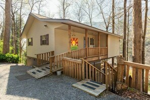 Exterior - Updated Chimney Rock cabin - Views & River Sounds (Chimney Rock)