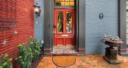 The Bell-Smith Suite at Historic Indigo House with Garden near Rupp Arena