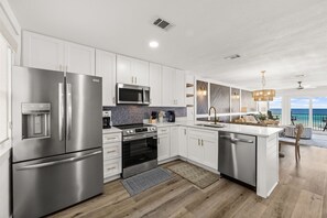 Unclassified image, 5 of 27, button - Brand NEW Luxury Beachfront Paradise ~ Minutes to 30a! (Panama City Beach)