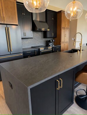 Unclassified image, 4 of 51, button - Modern Lakehouse w/ Hot Tub & Private Beach (Port Washington)