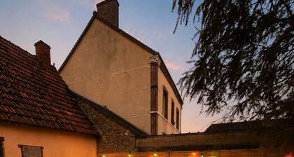 Maison de campagne chaleureuse avec grand jardin
