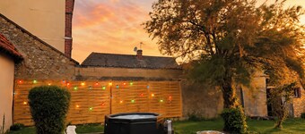 Oasis of relaxation, large garden, trampoline on a farm 15 min from Chartres