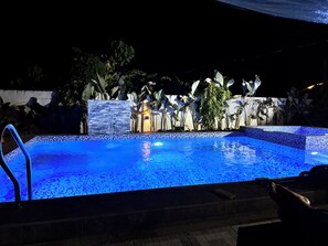 Pool - 3-bedroom vacation home with AC in Puerto Princesa City. Access to private pool. (Puerto Princesa City)