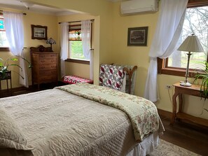 Iron/ironing board, internet, bed sheets