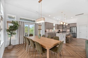 Dining - Sojourn Gemstone Saltwater Pool & Hot Tub (Southern Shores)