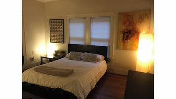 Iron/ironing board, internet, bed sheets
