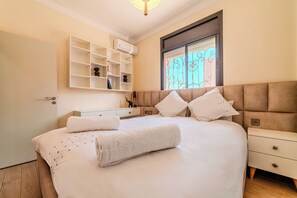 Iron/ironing board, Internet, bed sheets - Luxury 2BR apartment Marrakech (Marrakesh)