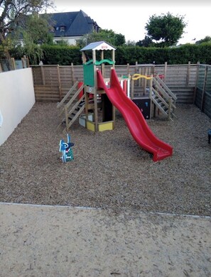 Children’s area - Comfortable mobile home in cancale (Cancale)