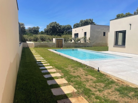 Pool. Lodge des Garrigues Swimming pool & Garden/terrace