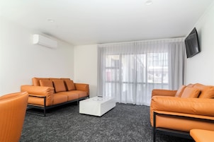Deluxe Apartment, 3 Bedrooms, Non Smoking | Living area