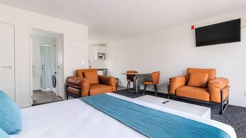 Studio | Iron/ironing board, free WiFi