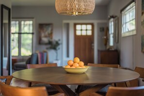 Dining - Green Lake Craftsman - Family Zoo Passes - Dog Friendly (Seattle)