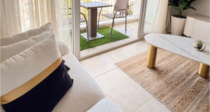 Luxury 3BR Pool, SPA & Golf Resort Near Canal 502