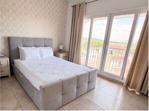 WiFi, bed sheets - Luxury 3BR Pool, SPA & Golf Resort Near Canal 303 (Cocoli)