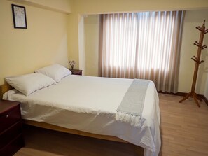Habitación Confort doble, vistas a la ciudad | Wifi gratis