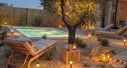 Jardin de Sévigné: Pool & Brunch - Grignan