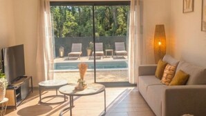 Unclassified image, 3 of 14, button - Jardin de Sévigné: Pool & Brunch - Grignan (Grignan)