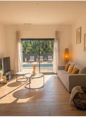 Living area - Jardin de Sévigné: Pool & Brunch - Grignan (Grignan)
