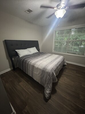 Room - Terrific 2-bedroom apartment with AC in vibrant Atlanta (Atlanta)