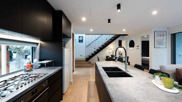 Fridge, microwave, oven, stovetop