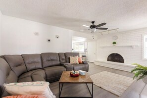 Living area - 3BR Phoenix Home with Pool, Games, and Comfort (Phoenix)