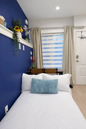 Room - Modern 3BR Suite| 10 Min To YVR and Downtown| WiFi (Vancouver)