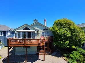 Terrace/patio - One and a half blocks to the beach. Walk to nature trails. (Cape May Point)