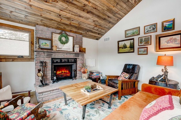 Fernseher, Kamin