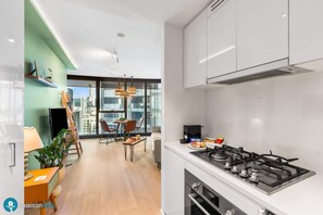 Fridge, microwave, oven, stovetop - Sky Tower Luxe Retreat Pool & Gym (Brisbane City)