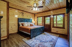4 bedrooms, free WiFi, bed sheets, wheelchair access - Smoky Dreamin views with Indoor Pool (Gatlinburg)