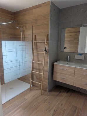 Dusche, Haartrockner, Seife