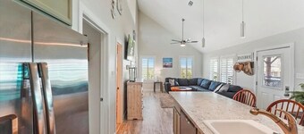 Spacious 4-bedroom house in beautiful Galveston with personal Palma deck.