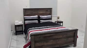 5 bedrooms, iron/ironing board, WiFi, bed sheets