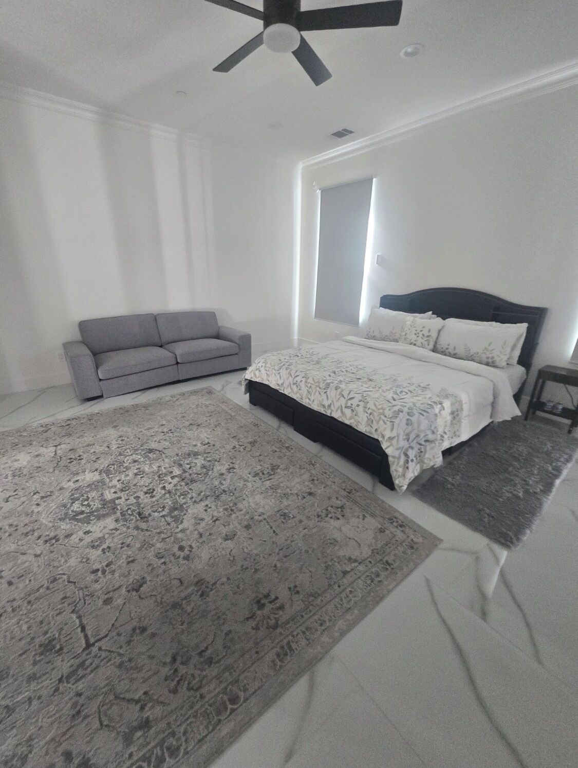 5 室のベッドルーム、アイロン / アイロン台、WiFi、ベッドシーツ