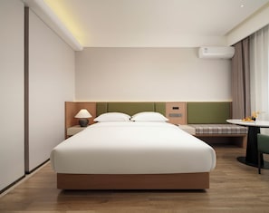 Basic Single Room | Free WiFi - Cloud View Wild Hotel (Xianyang)