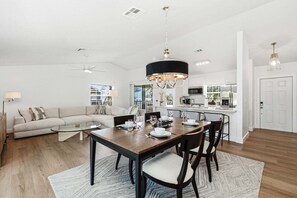 Dining - Gulf Breeze Retreat | Walk to Beach + Bay Views (Bonita Springs)